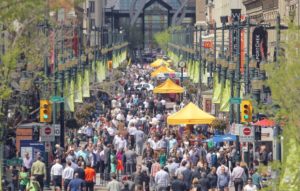 Saunter, Shop And Sightsee Along Stephen Avenue Walk - I Am Calgary