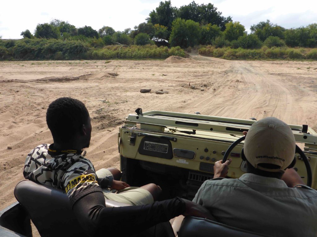 www.iamcalgary.ca IAmCalgary 2016 Cycle Mashatu Botswana Safari 4x4 Limpopo Crossing